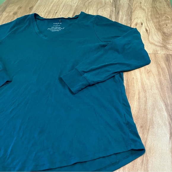 Torrid Classic Fit Aqua Blue Teal Tee Long Sleeve TShirt Womens Plus Size 3 - Picture 2 of 6